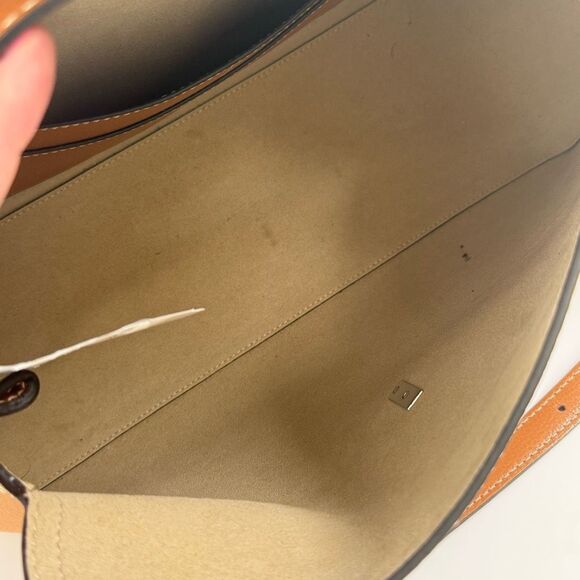 TOTEME T-Lock Grained-Leather Top Handle Tan - Picture 9 of 16